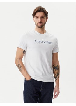 Calvin Klein T-Shirt Satin Bonded Logo K10K114162 Biały Regular Fit ze sklepu MODIVO w kategorii T-shirty męskie - zdjęcie 182766180