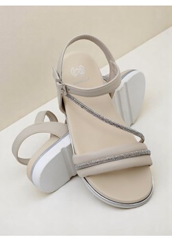 Royalfashion Damskie sandały na koturnie z cyrkoniami Magnol ze sklepu royalfashion.pl w kategorii Sandały damskie - zdjęcie 183544680