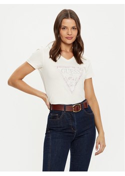 Guess T-Shirt W5RI21 J1314 Écru Regular Fit ze sklepu MODIVO w kategorii Bluzki damskie - zdjęcie 183551631
