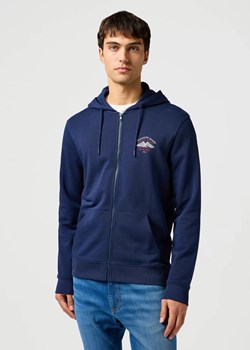 WRANGLER MĘSKA BLUZA WRANGLER GRAPHIC ZIP HOODIE NAVY 112362887 ze sklepu YouNeedit.pl w kategorii Bluzy męskie - zdjęcie 183553180