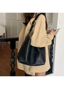 Elegancka torba na ramię z klamrą - Czarny ze sklepu Intimica.pl w kategorii Torebki hobo - zdjęcie 183554662