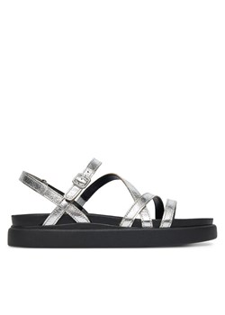 Sandały Clarks Arisetella Rose 26181261 Srebrny ze sklepu eobuwie.pl w kategorii Sandały damskie - zdjęcie 183557490