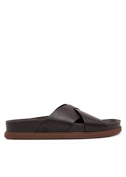 Clarks Klapki Torford Cross 26180888 Brązowy ze sklepu MODIVO w kategorii Klapki męskie - zdjęcie 183558474