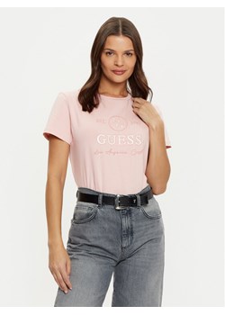 Guess T-Shirt V5RI05 J1314 Różowy Regular Fit ze sklepu MODIVO w kategorii Bluzki damskie - zdjęcie 183558483