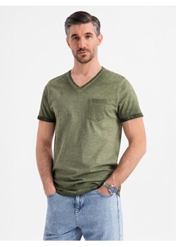 Bawełniany męski t-shirt V-neck z dzianiny z efektem sprania - oliwkowy V9 OM-TSWT-0242 ze sklepu ombre w kategorii T-shirty męskie - zdjęcie 183575010