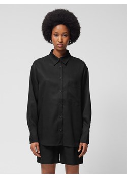 Damska koszula oversize Outhorn OTHWSS24TSHIF038 - czarna ze sklepu Sportstylestory.com w kategorii Koszule damskie - zdjęcie 183577103
