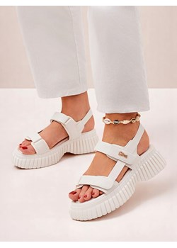 Royalfashion Damskie sandały na grubszej podeszwie Hortez ze sklepu royalfashion.pl w kategorii Sandały damskie - zdjęcie 183582032