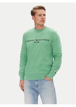 Tommy Hilfiger Bluza Logo MW0MW11596 Zielony Regular Fit ze sklepu MODIVO w kategorii Bluzy męskie - zdjęcie 183582943