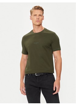 Guess T-Shirt M2YI72 I3Z14 Zielony Regular Fit ze sklepu MODIVO w kategorii T-shirty męskie - zdjęcie 183591330