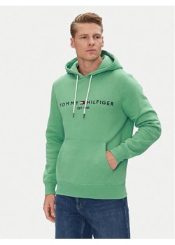 Tommy Hilfiger Bluza Logo MW0MW11599 Zielony Regular Fit ze sklepu MODIVO w kategorii Bluzy męskie - zdjęcie 183591334