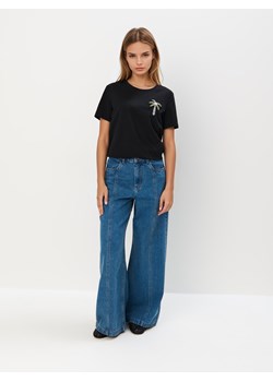 Mohito - Bawełniany czarny t-shirt z aplikacją - czarny ze sklepu Mohito w kategorii Bluzki damskie - zdjęcie 183595153