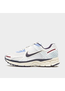 W NIKE ZOOM VOMERO 5 CN CN ze sklepu JD Sports  w kategorii Buty sportowe damskie - zdjęcie 183597083
