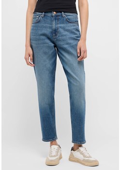 Damskie Spodnie jeansowe Mustang Style Brooks Relaxed Slim Denim Blue 1015560 5000 602 ze sklepu YouNeedit.pl w kategorii Jeansy damskie - zdjęcie 183597102