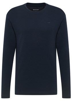 MUSTANG ARLINGTON MĘSKI LONGSLEEVE KOSZULKA Z DŁUGIM RĘKAWEM LOGO DARK SAPPHIRE 1015674 4136 ze sklepu YouNeedit.pl w kategorii T-shirty męskie - zdjęcie 183597173