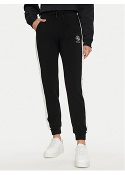 Guess Spodnie dresowe Elea V4YB02 KCDN0 Czarny Regular Fit ze sklepu MODIVO w kategorii Spodnie damskie - zdjęcie 183612473