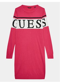 Guess Sukienka dzianinowa J3BK16 Z38B0 Różowy Regular Fit ze sklepu MODIVO w kategorii Sukienki dziewczęce - zdjęcie 183612844