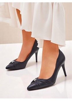 Royalfashion Czółenka damskie eko skórzane Venetia Nera ze sklepu royalfashion.pl w kategorii Czółenka - zdjęcie 183616454
