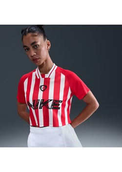 Damska koszulka z krótkim rękawem o skróconym kroju Nike Sportswear - Czerwony ze sklepu Nike poland w kategorii Bluzki damskie - zdjęcie 183628740