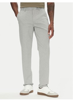 Lindbergh Chinosy 30-006052 Szary Slim Fit ze sklepu MODIVO w kategorii Spodnie męskie - zdjęcie 183631671