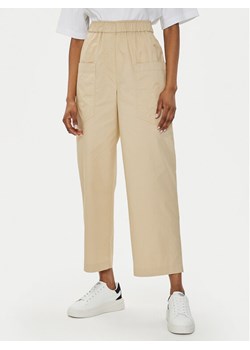 United Colors Of Benetton Spodnie materiałowe 4NICDF06B Beżowy Regular Fit ze sklepu MODIVO w kategorii Spodnie damskie - zdjęcie 183639530