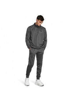 Męskie spodnie treningowe Under Armour UA Armour Fleece Joggers - szare ze sklepu Sportstylestory.com w kategorii Spodnie męskie - zdjęcie 183641531