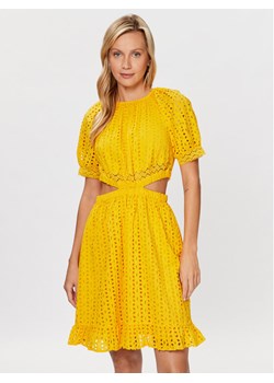 YAS Sukienka 26030215 Żółty Regular Fit ze sklepu MODIVO w kategorii Sukienki - zdjęcie 183652502