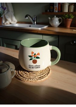 Sinsay - Porcelanowy kubek z ozdobnym nadrukiem - wielobarwny ze sklepu Sinsay w kategorii Kubki - zdjęcie 183663570