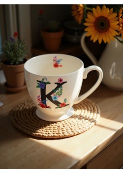 Sinsay - Porcelanowy kubek z inicjałem i kwiatowym motywem - błękitny ze sklepu Sinsay w kategorii Kubki - zdjęcie 183663573
