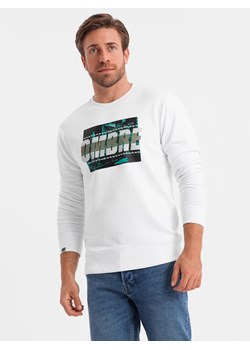 Męska bluza z nadrukiem zakładana przez głowę - biała V1 OM-SSPS-0156 ze sklepu ombre w kategorii Bluzy męskie - zdjęcie 183664443