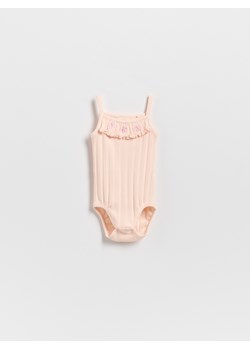Reserved - Body na ramiączkach z motywem kwiatowym - pastelowy róż ze sklepu Reserved w kategorii Odzież dla niemowląt - zdjęcie 183664953