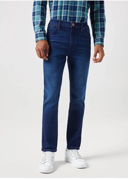 WRANGLER MĘSKIE SPODNIE JEANSOWE WRANGLER LARSTON NIGHT SHADE 112350845 ze sklepu YouNeedit.pl w kategorii Jeansy męskie - zdjęcie 183676752