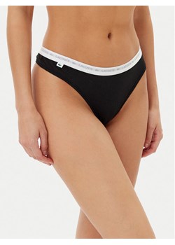 Lacoste Komplet 3 par stringów 8F1341 Czarny ze sklepu MODIVO w kategorii Majtki damskie - zdjęcie 183679032