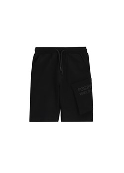 Coccodrillo Szorty sportowe WC5120501VBC Czarny Regular Fit ze sklepu MODIVO w kategorii Spodenki chłopięce - zdjęcie 183683824