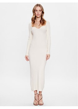 Edited Sukienka dzianinowa Sunna EDT6713001000002 Écru Slim Fit ze sklepu MODIVO w kategorii Sukienki - zdjęcie 183689102