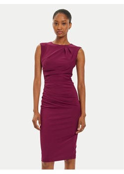 Rinascimento Sukienka koktajlowa CFC0119757003 Bordowy Slim Fit ze sklepu MODIVO w kategorii Sukienki - zdjęcie 183689380