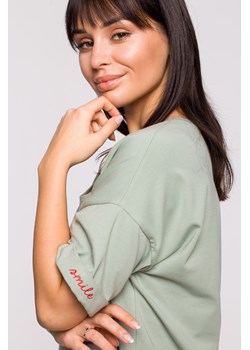 T-shirt oversize z okrągłym dekoltem - pistacjowy ze sklepu Cudmoda w kategorii Bluzki damskie - zdjęcie 183696492