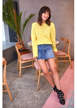 Sweter z oczkami - żółty ze sklepu Cudmoda w kategorii Swetry damskie - zdjęcie 183696623