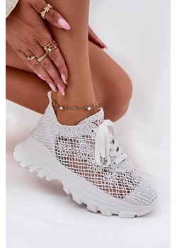 Damskie Sneakersy Z Szydełkową Cholewką Białe Jelhiris ze sklepu ZAZOO w kategorii Buty sportowe damskie - zdjęcie 183697313
