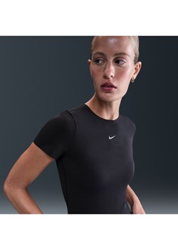 Damska koszulka z krótkim rękawem Nike Form - Czerń ze sklepu Nike poland w kategorii Bluzki damskie - zdjęcie 183699024