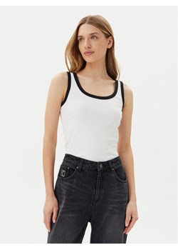Pieces Top May 17154484 Biały Slim Fit ze sklepu MODIVO w kategorii Bluzki damskie - zdjęcie 183701041