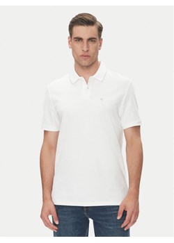 Calvin Klein Polo LV04LC239G Biały Regular Fit ze sklepu MODIVO w kategorii T-shirty męskie - zdjęcie 183706264