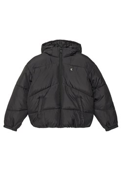 Calvin Klein Jeans Kurtka zimowa IG0IG02987 D Czarny Regular Fit ze sklepu MODIVO w kategorii Kurtki chłopięce - zdjęcie 183706400