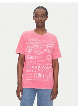 Tommy Jeans T-Shirt Multi Brand DW0DW20923 Różowy Relaxed Fit ze sklepu MODIVO w kategorii Bluzki damskie - zdjęcie 183706404