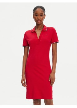 Tommy Hilfiger Sukienka codzienna 1985 WW0WW45740 Czerwony Slim Fit ze sklepu MODIVO w kategorii Sukienki - zdjęcie 183706564