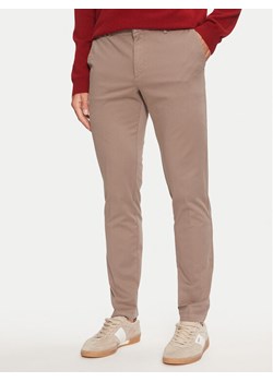 Boss Chinosy Kaito1 50487966 Beżowy Slim Fit ze sklepu MODIVO w kategorii Spodnie męskie - zdjęcie 183726514