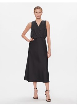 DKNY Sukienka koktajlowa P3JBNV06 Czarny Regular Fit ze sklepu MODIVO w kategorii Sukienki - zdjęcie 183749153