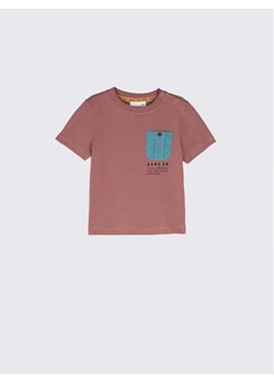 Coccodrillo T-Shirt WC2143203HUG Bordowy Regular Fit ze sklepu MODIVO w kategorii Koszulki niemowlęce - zdjęcie 183749181