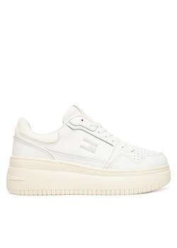 Tommy Jeans Sneakersy Tjw Retro Basket Flatform EN0EN02840 Écru ze sklepu MODIVO w kategorii Buty sportowe damskie - zdjęcie 183751534