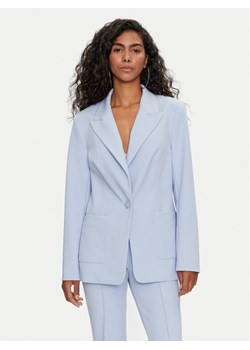 Guess Marynarka W4YN33 KCBO2 Niebieski Regular Fit ze sklepu MODIVO w kategorii Marynarki damskie - zdjęcie 183765020