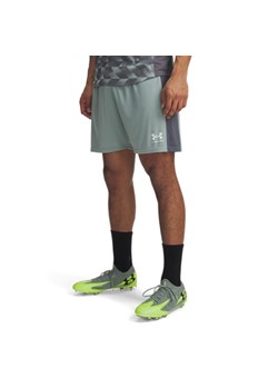 Męskie spodenki treningowe Under Armour UA M\'s Challenger Knit Short - zielone ze sklepu Sportstylestory.com w kategorii Spodenki męskie - zdjęcie 183768912